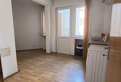 Apartament cu 4 camere semidecomandat în P-ța Romană - 13