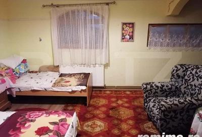 Casă cu 4 camere cu Teren 100 Mp în Central