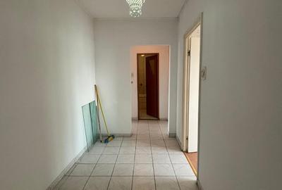 Apartament cu 3 camere semidecomandat în Pantelimon - 3