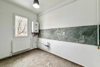 Apartament cu 3 camere semidecomandat în Podu Roș - 3