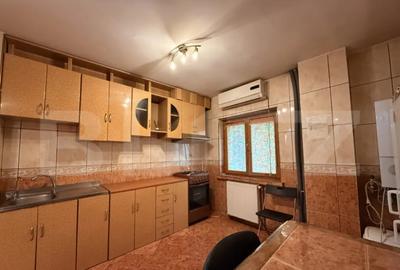 Apartament cu 4 camere decomandat în Rovine - 10