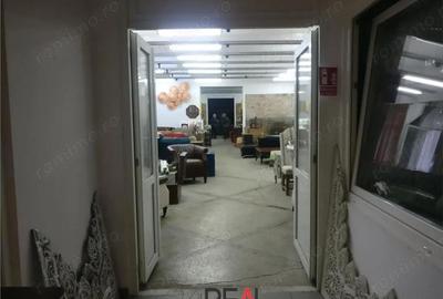 Spațiu comercial, în Timpuri Noi - 1