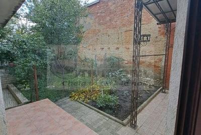 Casa/Vila de Inchiriat COPOU - 3000 euro - 45