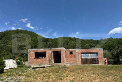 Casă cu 2 camere cu Teren 2071 Mp în Central - 1