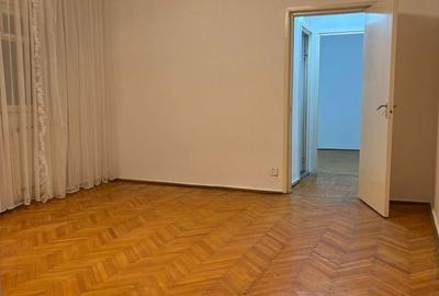 Apartament cu 2 camere semidecomandat, mobilat în Spitalul Județean