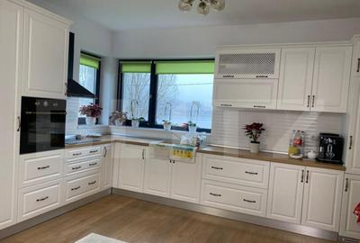 Casa de vacanta cu priveliste catre lac, 213 mp utili, 3500 - 4