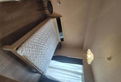 Apartament cu 3 camere decomandat în Micro IV