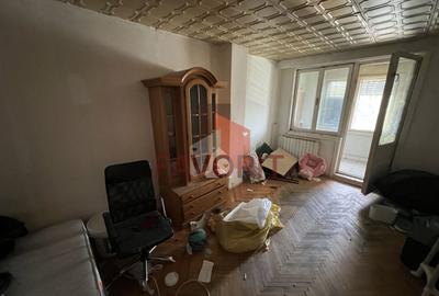 Apartament cu 3 camere decomandat în Aradului - 3