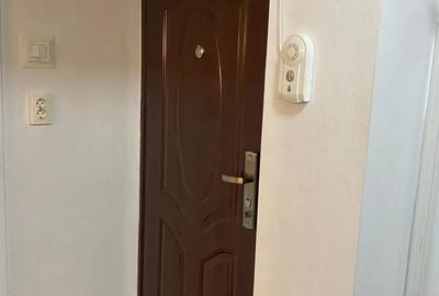 Garsonieră decomandată în Gorjului