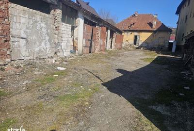 Teren de 11500 mp, în Central - 3