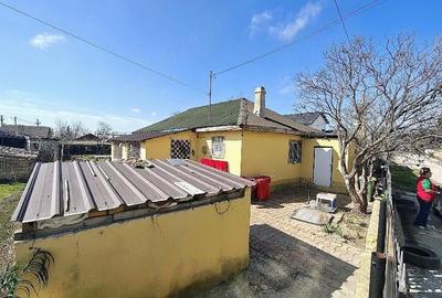 Casă cu Teren 500 Mp în Corbu - 2