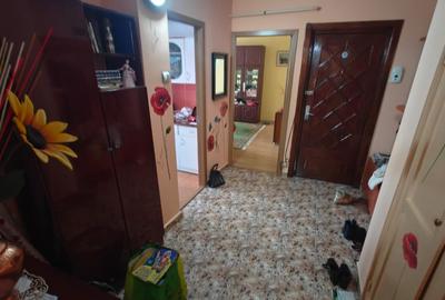 Apartament cu 3 camere zona Unirii Sud Viitorului Etaj 2din4 ~ COMISION 0 - 6