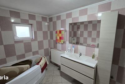 Casă cu 4 camere cu Teren 1000 Mp în Central - 4