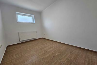 Spațiu comercial, de 100 mp, în Central - 4