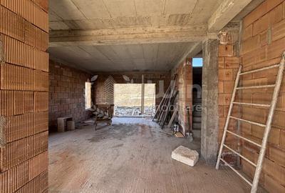 Duplex cu 5 camere cu Canalizare în Iris - 4