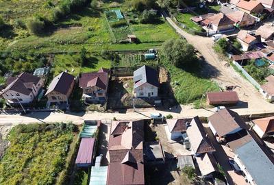 Teren de 842 mp, în Est - 4