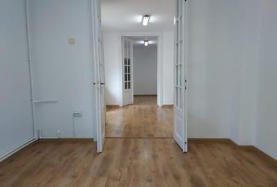 STEFAN CEL MARE-METROU,VILA PARTE SI ETAJ,6 CAMERE,150 MP,,990 EURO - 3