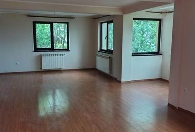 Casă cu 3 camere cu Teren 180 Mp în Central - 4