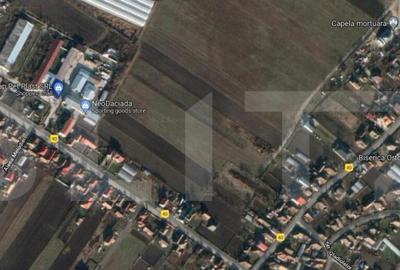 Teren de 4200 mp, în Central