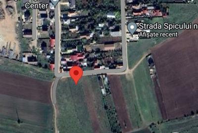 Teren de 3000 mp, în Central