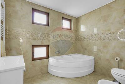 Casa noua pe colt si teren 1079 mp de vanzare in Macea,Arad 0%Comision - 22