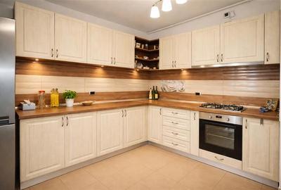 Apartament cu 2 camere decomandat, mobilat în Tractorul - 2