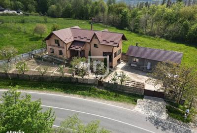 Casă cu 3 camere în Fetești - 11