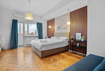 Apartament cu 6 camere decomandat, mobilat în Magheru - 23