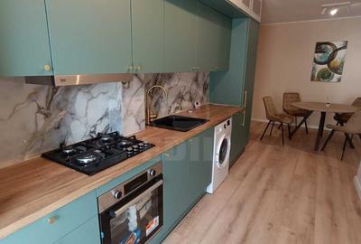 Apartament cu 3 camere semidecomandat, mobilat în Florești