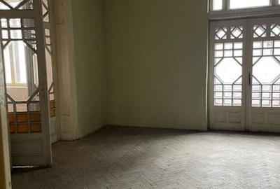 Piata Universitatii,et 1 si st 2ideal apart-hotel,sediu companie - 22