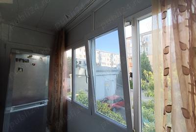 Vand apartament 3 camere semidecomandat etaj 1 Craiovita zona Orizont Vand apartament 3 camere semidecomandat etaj 1 Craiovita zona Orizont - 6