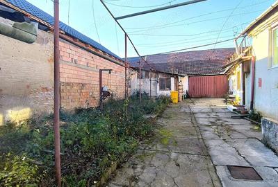 Casă cu 3 camere cu Teren 1418 Mp în Brateiu - 17