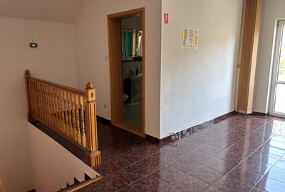 Casă cu 5 camere cu Canalizare în Aradului - 6