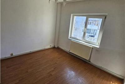 Apartament cu 2 camere semidecomandat în Mioriței - 1