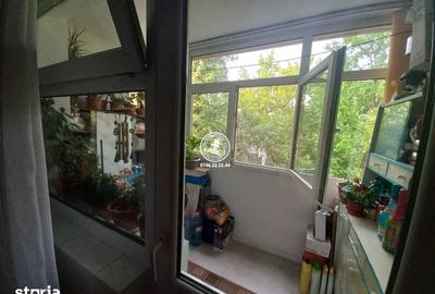 Apartament cu 2 camere semidecomandat în Podul de Piatră
