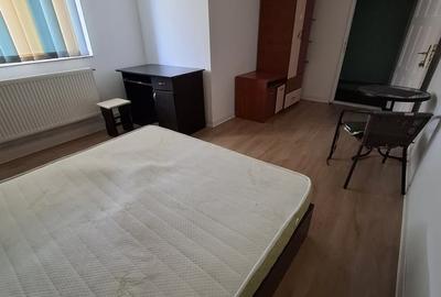 Garsonieră decomandată în Uverturii - 2