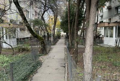 Apartament cu 3 camere decomandat în Militari