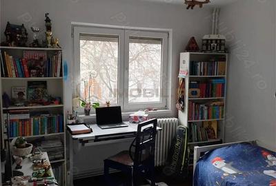 Apartament cu 2 camere semidecomandat, mobilat în Alexandru cel Bun - 2