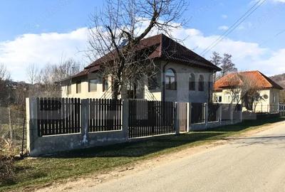 Casă cu Teren 1250 Mp în Central - 6