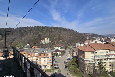 Garsonieră decomandată în Central - 2