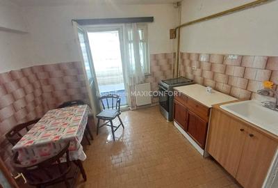 Apartament cu 3 camere decomandat în Călărași - 6