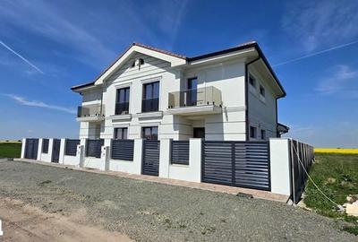 Casă cu 4 camere cu Teren 125 Mp în Săcălaz