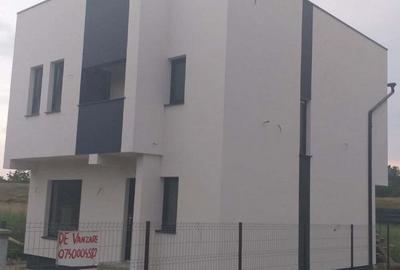 Casă cu Teren 500 Mp în Bercu Roșu - 4