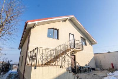 Casă cu 6 camere cu Teren 400 Mp în Central