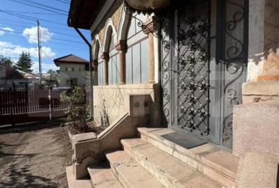 Casă cu 5 camere cu Teren 382 Mp în Republicii - 13