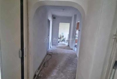 Apartament 3 camere - decomandat - necesita renovare - Parcul Sebastian - 6