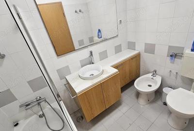 Apartament cu 2 camere decomandat în Aradului