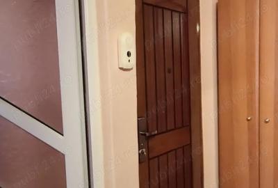 Garsonieră decomandată în Central - 2