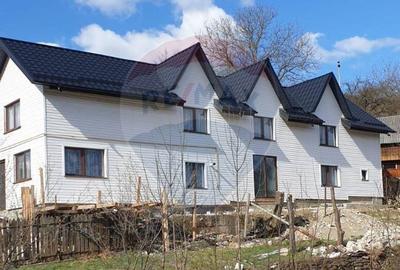 Casă individuală cu 9 camere în Zemeș