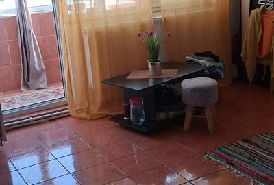 Inchiriez garsoniera pe termen lung in navodari - 2